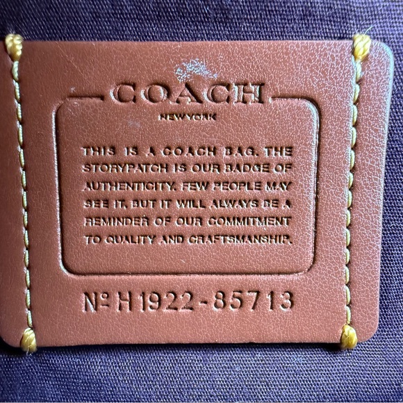 Coach Camera Bag In Signature Canvas With Scattered Apple Print- rare print - Picture 5 of 7
